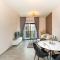 Sleek & Modern 1BR with Luxury Pool in JVC - 迪拜