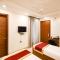 FabHotel La Paz Stay B&B