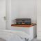 Double Bedroom Spacious Home near NEC JLR HS2 BHX Airport with Free Parking and wifi - Solihull