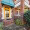 Retro 1BR in Elizabeth with Porch & Eclectic Design - Шарлотт