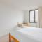Stylish 2BD Flat w Balcony Heart of King's Cross - 伦敦