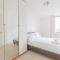 Stylish 2BD Flat w Balcony Heart of King's Cross - 伦敦
