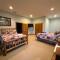 VIEWS - EVCharger, 2 Primary Suites, Stocked Ktchn - بون