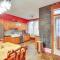 Reading Home with Yard in Historic District - ريدينغ