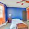 Reading Home with Yard in Historic District - ريدينغ