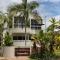 BeachLuxe Sunseeker, Sublime Tropical Apartment