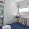 BeachLuxe Sunseeker, Sublime Tropical Apartment