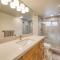 Venture in Tahoe Donner by Tahoe Getaways - 4 BR W Hot Tub, Pool Table, Great for Kids! - 特拉基