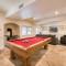 Venture in Tahoe Donner by Tahoe Getaways - 4 BR W Hot Tub, Pool Table, Great for Kids! - 特拉基