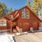 Venture in Tahoe Donner by Tahoe Getaways - 4 BR W Hot Tub, Pool Table, Great for Kids! - 特拉基