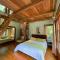 Sacha Urco Lodge -Private Cloud Forest Reserve in Mindo- 4x4 recommended March-April