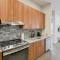 Luxury 2BD Condo with Pool & Gym - 沃思堡