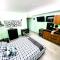 A02 EXECUTIVE SUITE at IZCALLI - TEPOTZOTLAN Families, Tourists & Travelers Choice Students Companies Executives WELCOME!!! 5min Izcalli-15min Esmeralda-20min Sátelite-25min AIFA
