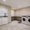 Everhome Suites Corona