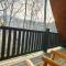 Spring Cabin Retreat - 1 mi to GSMNP - Hot Tub, Pool Table, King Suite & Loft - 赛维尔维尔