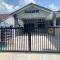 Ainun Homestay with private pool - Kuantan