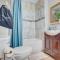 Serene Oasis Steps from the Bay - Bacliff