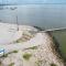 Serene Oasis Steps from the Bay - Bacliff