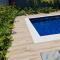 Suíte em casa familiar da Mirian com vista piscina - 尼泰罗伊