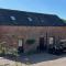 Classy 2 Bed Peak District Cottage Barn Near Alton Towers, Polar Bears, Chatsworth House