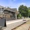 NEW King Bed, Suite, Downtown BR, Southern Charm Caboose - 蓝岭