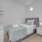 Nice Apartment In Trogir With Wifi - 特罗吉尔