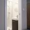 Spacious 2 BED 2 BATH Apartment with FREE PARKING for 2 cars and underground station Zone 2 for quick access to Central London up to 10 guests - Londýn