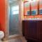 821 E 11th Avenue - Turtles Nest Pool Home - Ванкувер