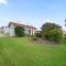 Charming 1-Bed Cottage with Garden Retreat