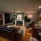 The Historic Jesse Buel Farmhouse w Heated Pool - ألباني