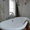 The Historic Jesse Buel Farmhouse w Heated Pool - ألباني