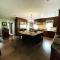 The Historic Jesse Buel Farmhouse w Heated Pool - ألباني