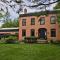 The Historic Jesse Buel Farmhouse w Heated Pool - ألباني
