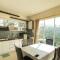 Family Only Villa with City View - De Reiz Spring Hills Syariah 4BR - Ciburial