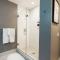 High-Rise Apartment with Panoramic Skyline Views - تامبا