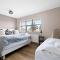 Inviting 2BR Haven in the Heart of the Suburbs - Reykjavík