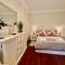 Unique Charles Bridge 2BDR Apartment. - Praga