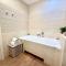 Unique Charles Bridge 2BDR Apartment. - Praga