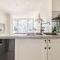 Stunning Darling Harbour View Apartment & Parking