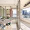 Stunning Darling Harbour View Apartment & Parking