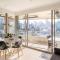 Stunning Darling Harbour View Apartment & Parking