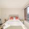 Stunning Darling Harbour View Apartment & Parking