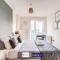 Last-Minute Secure l Sleeps Up to 8 l 2 Bedroom Apt By Capital Retreats Short Lets & Serviced Accommodation London With Balcony, Free WiFi