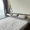 BEN HOMESTAY - Masteri B Vinsmart, căn hộ view hồ và thành phố thoáng - Phú Thú