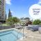 The Beachfront - 22F Skyline and Ocean view Studio with View Pool Gym Sauna - Gold Coast