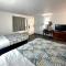 Red Carpet Inn - Stamford