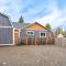 Family-Friendly Cottage with Playground in Centralia - سينتراليا