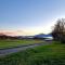 Comfortable apartment on a farm with parking - Tromsø