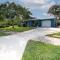 Serene Cottage in Stuart - ستيوارت