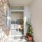 Apartments and Room Lora